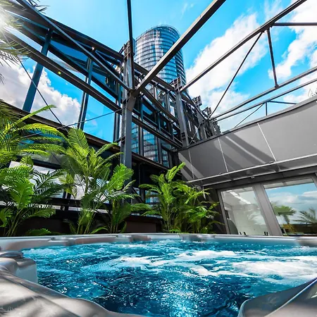 W Sky Tower شقة فروتسواف